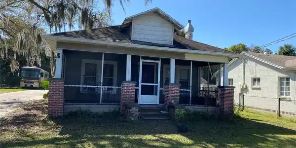 1412 PIONEER TRAIL