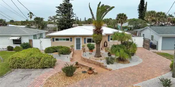 212 ROBINSON ROAD