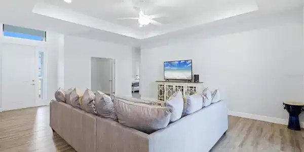 Image 4 Image 4