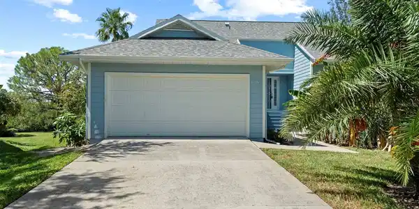 1016 TEAL POINTE