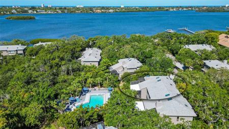 1356 LANDINGS DRIVE