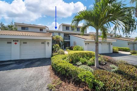 400 CARRIAGE HOUSE LANE