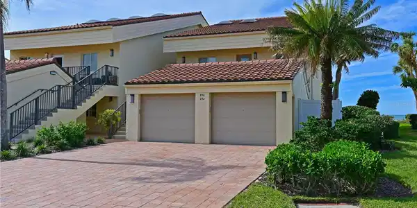 852 GOLDEN BEACH BOULEVARD