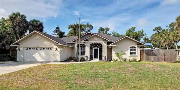 1303 E GATE DRIVE