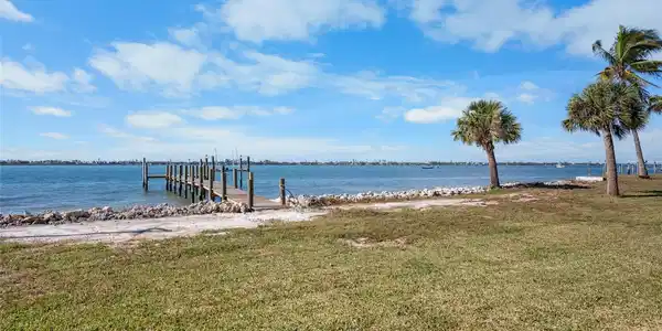 918 EDGEWATER DRIVE