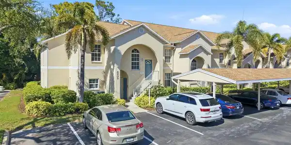 4205 CASTLEBRIDGE LANE