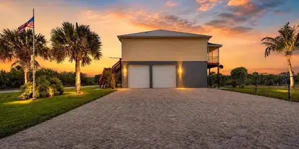 7235 STACY LANE