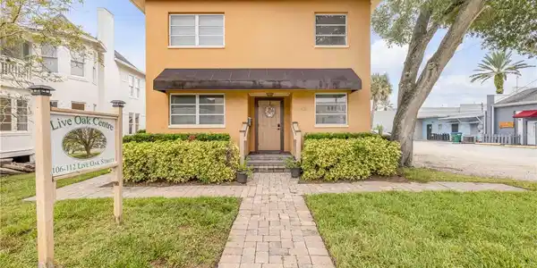 106 LIVE OAK STREET