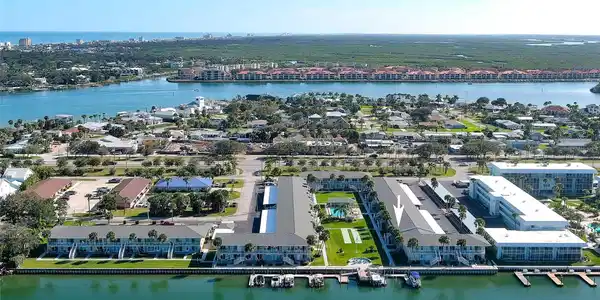 335 N CAUSEWAY