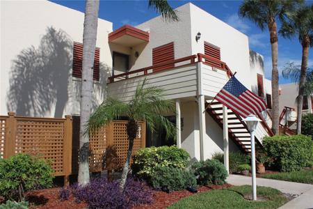 319 SPRING LAKES