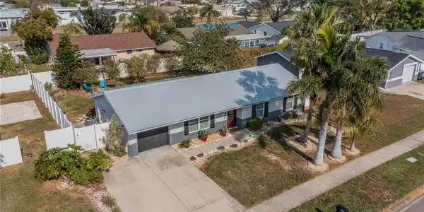 411 BUTTONWOOD COURT