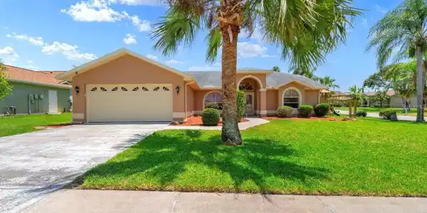 10228 YELLOW PINE WAY