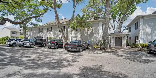 5221 S BAYSHORE BOULEVARD