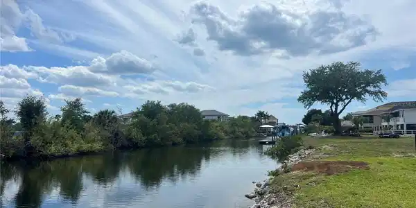 554 ESTUARY SHORE LANE