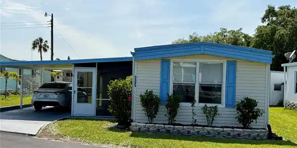 3325 EILEEN DRIVE