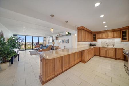 7600 BAYSHORE DRIVE