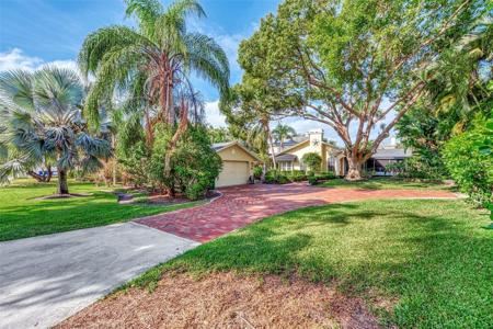 1723 SPRING CREEK DRIVE