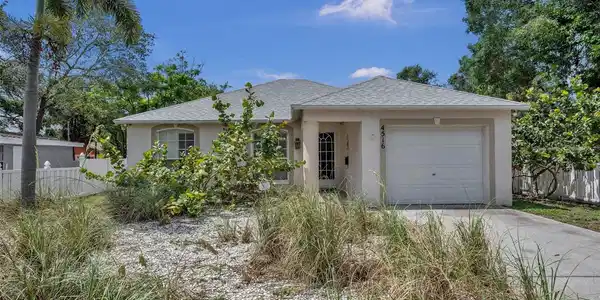 4516 16TH S
