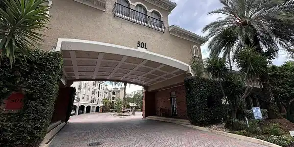 501 KNIGHTS RUN AVENUE