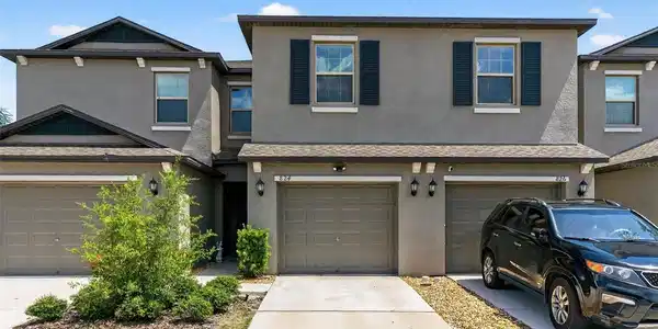 824 ROYAL EMPRESS DRIVE
