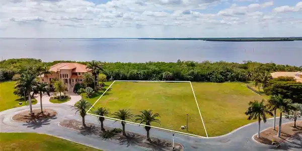4781 HARBOR POINT COURT