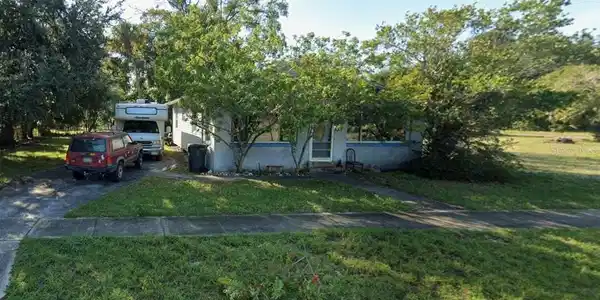 909 PALMETTO STREET