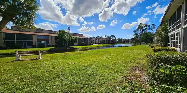 2 QUAILS RUN BOULEVARD