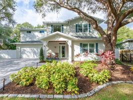 2207 WISTERIA