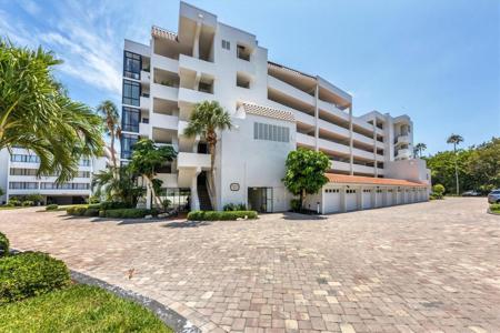 1465 GULF OF MEXICO DRIVE