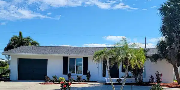 401 SUNNYSIDE DRIVE