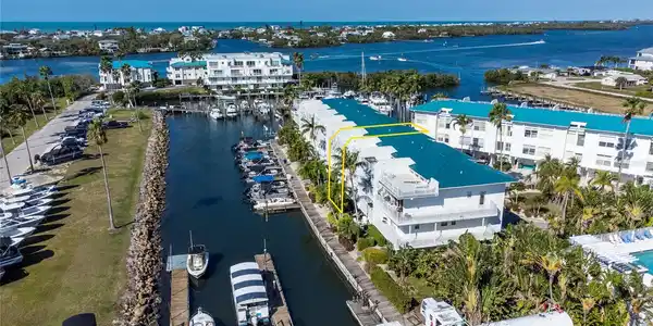 8226 HARBORSIDE CIRCLE