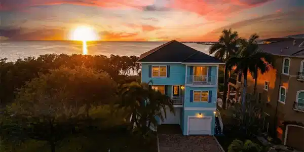 1726 SUNKISSED DRIVE