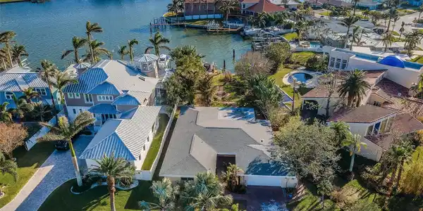 371 BATH CLUB BOULEVARD N