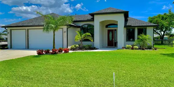7101 N PLUM TREE