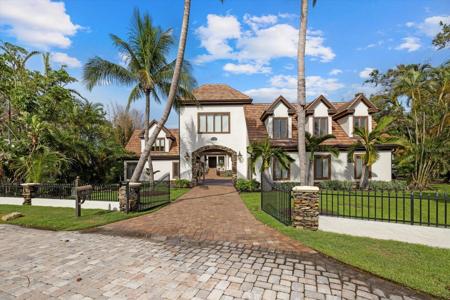 4315 MANGROVE PLACE