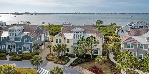 334 CASTAWAY CAY