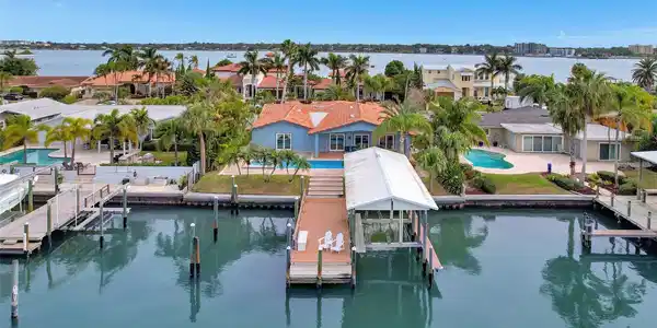 130 WINDWARD ISLAND