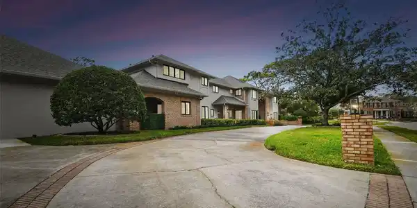 2964 EAGLE ESTATES CIRCLE E