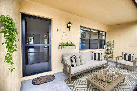 10 QUAILS RUN BOULEVARD