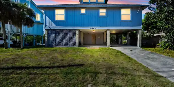 807 SEABREEZE DRIVE