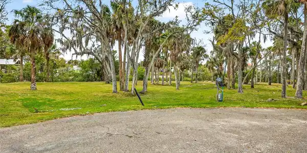 5400 TROPICAL WOODS COURT