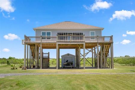 112 Pelican Beach Drive
