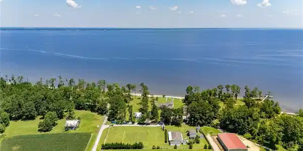 Image 2: Breathtaking 4.5 acre waterfront Crystal Coast