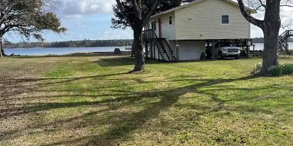 197 S River Drive