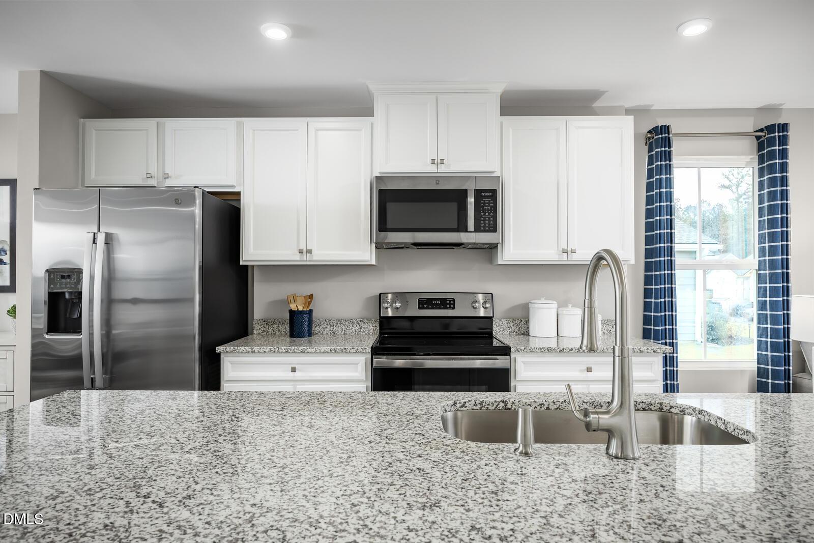 Image 4: 05 kitchen(2)