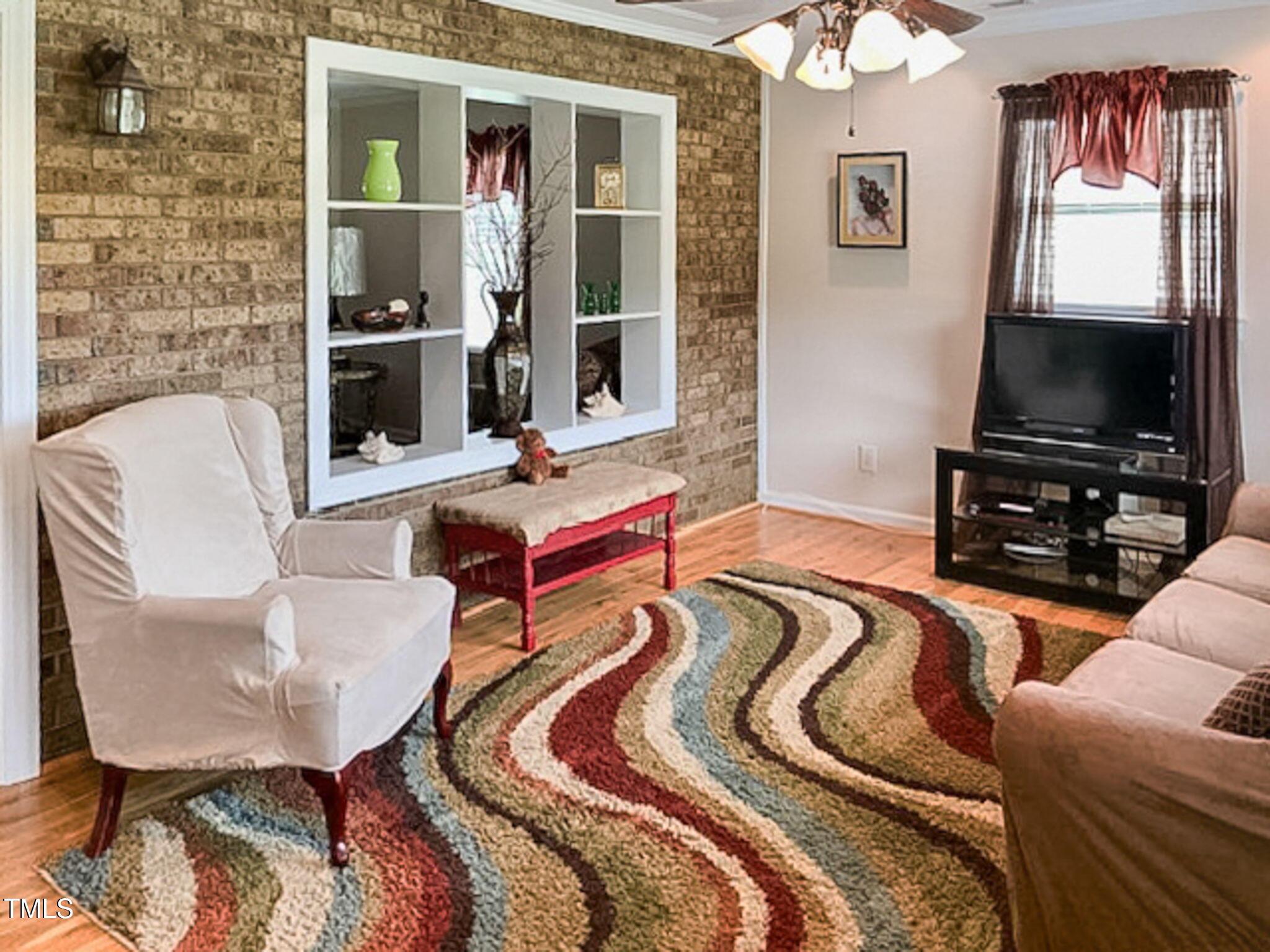 Image 3: 4-web-or-mls-IMG_9596