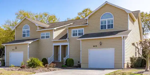 805 Sloop Pointe Lane