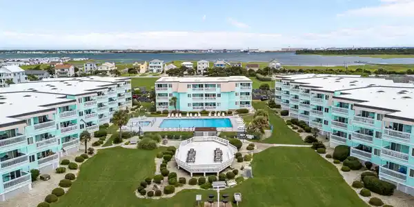 Image 2: 42-web-or-mls-DJI_20250812115216_0061_D
