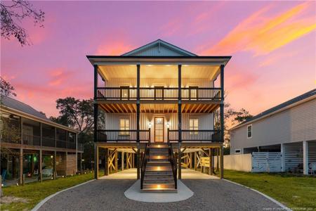 403 E Oak Island Drive