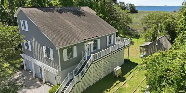 Image 2: Garage Side View
